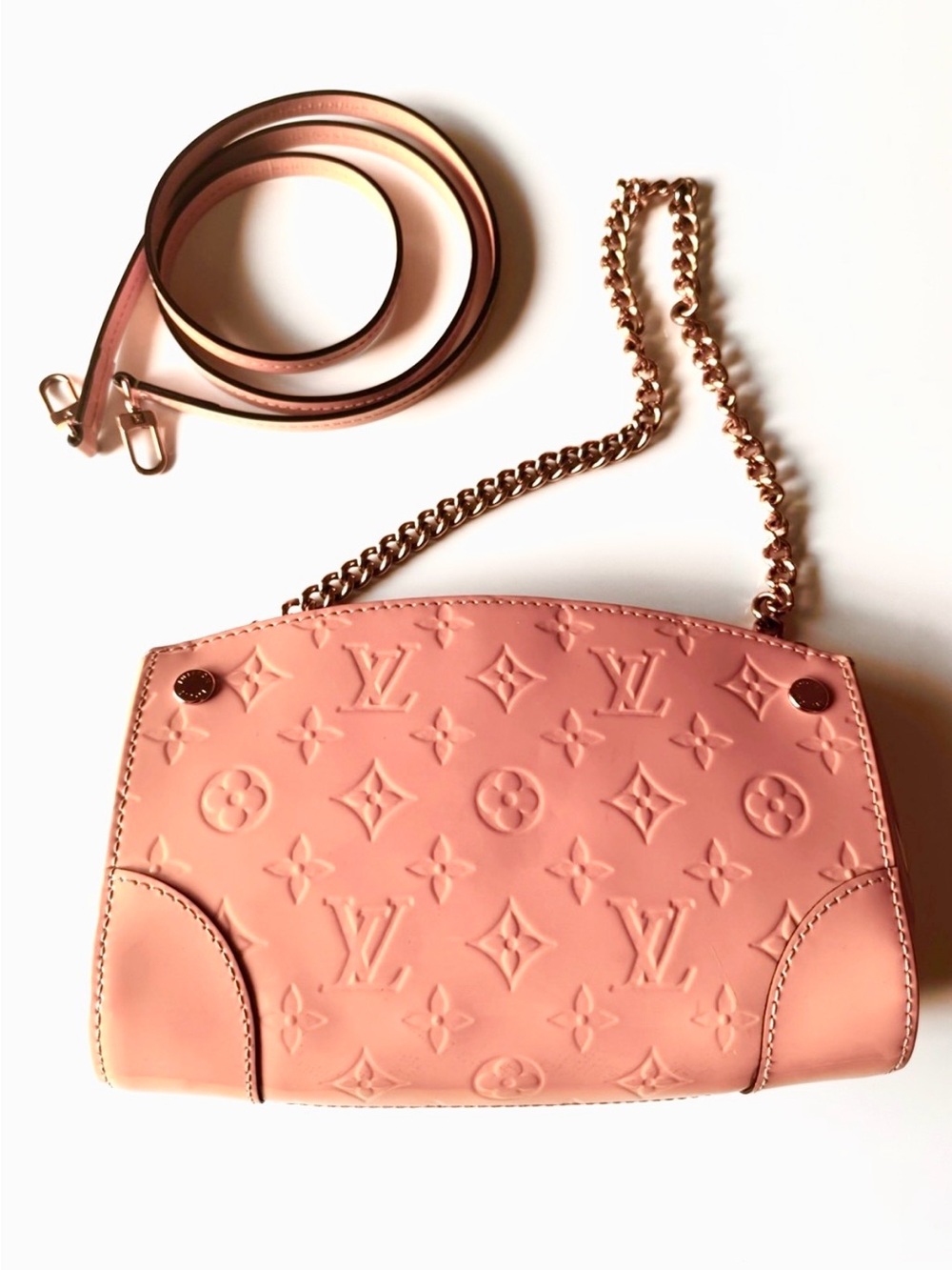 ♥️ Louis Vuitton Pale Pink Vernis Monogram Chain Shoulder Bag w/ Crossbody Strap